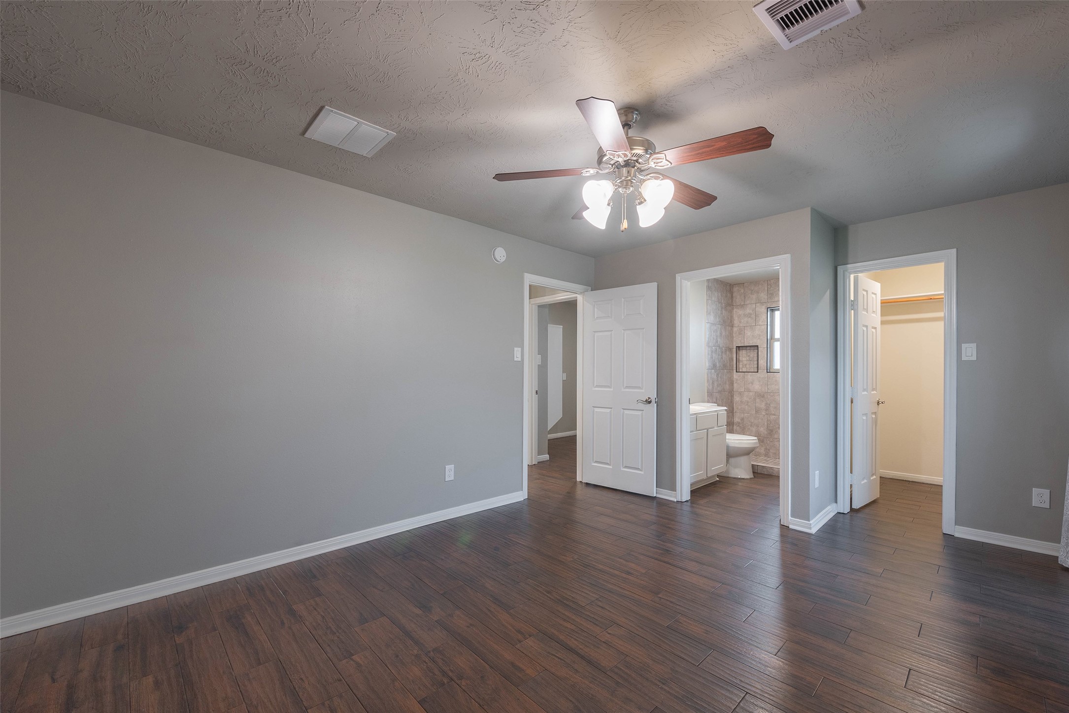 3705 Cabo Road League City, TX 77573 - Photo 22 of 43 a view of an empty room with a window