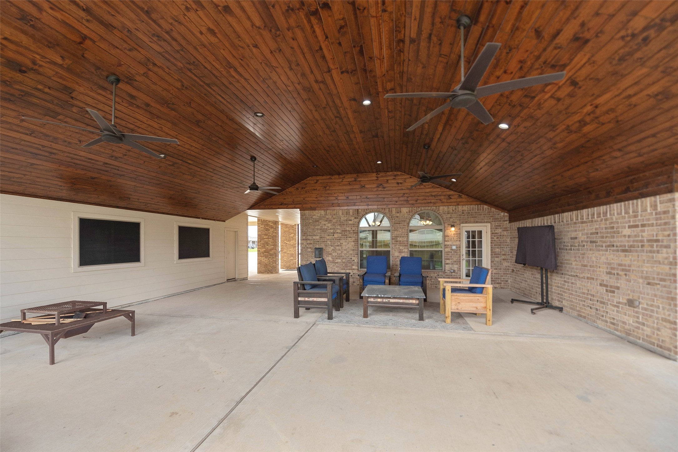 3705 Cabo Road League City, TX 77573 - Photo 35 of 43 a living room with furniture