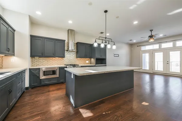 $3,200 | 2422 Hadley Street, Houston, TX 77004