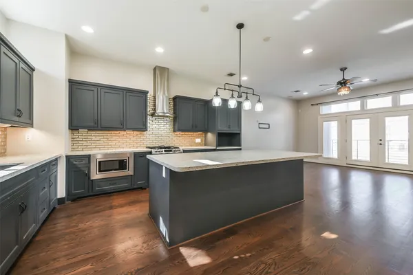 $3,200 | 2422 Hadley Street, Houston, TX 77004