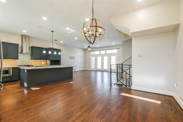 $3,200 | 2422 Hadley Street, Houston, TX 77004