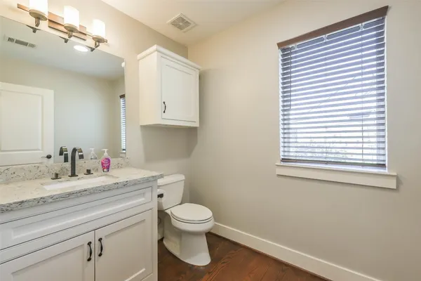 $3,200 | 2422 Hadley Street, Houston, TX 77004