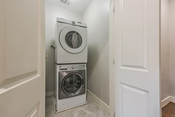 $3,200 | 2422 Hadley Street, Houston, TX 77004