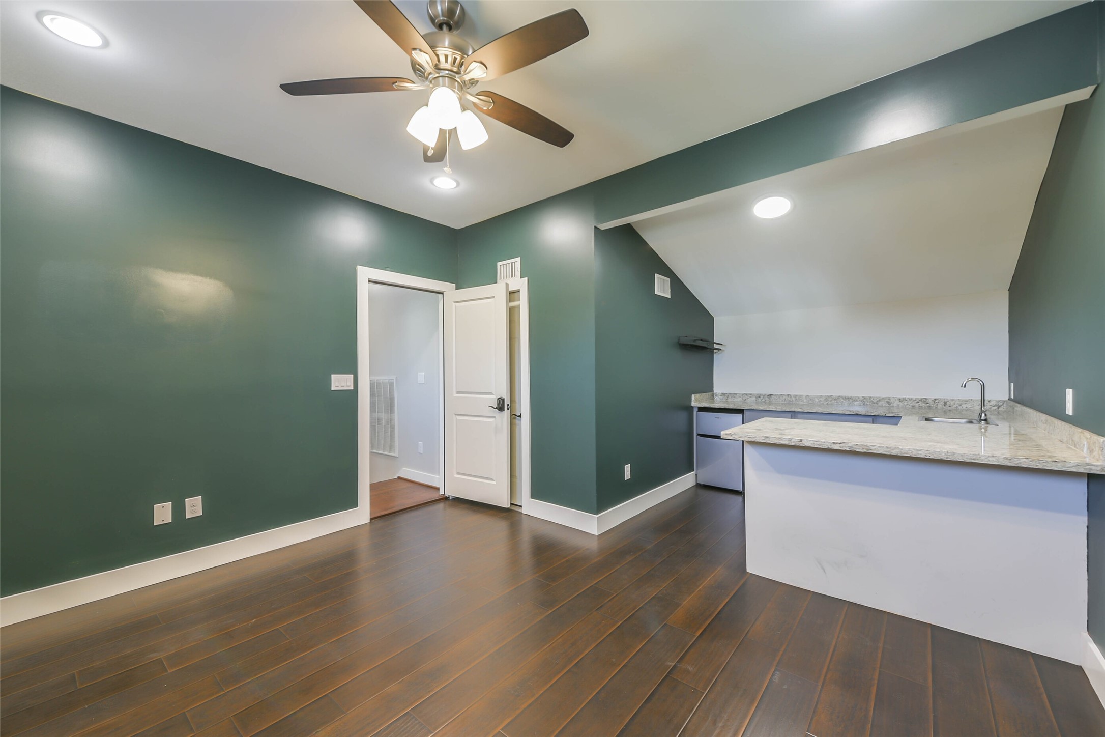 2422 Hadley Street Houston, TX 77004 - Photo 44 of 50 a spacious bathroom with a double vanity sink and a mirror
