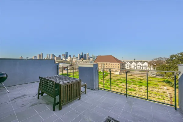 $3,200 | 2422 Hadley Street, Houston, TX 77004