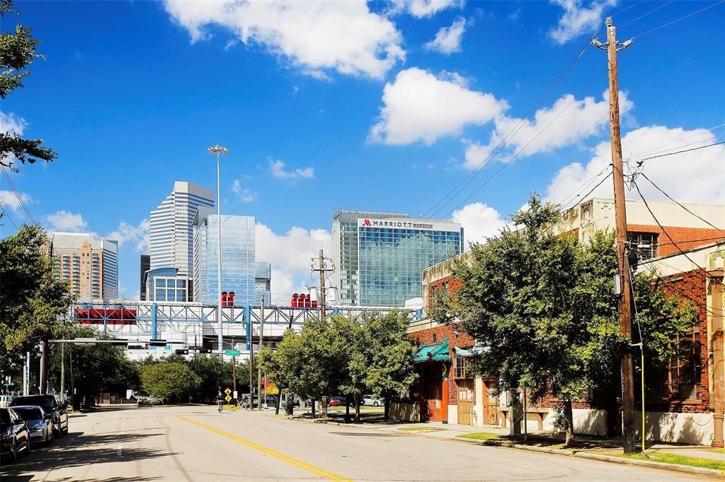 2422 Hadley Street Houston, TX 77004 - Photo 50 of 50 a view of a city with tall buildings