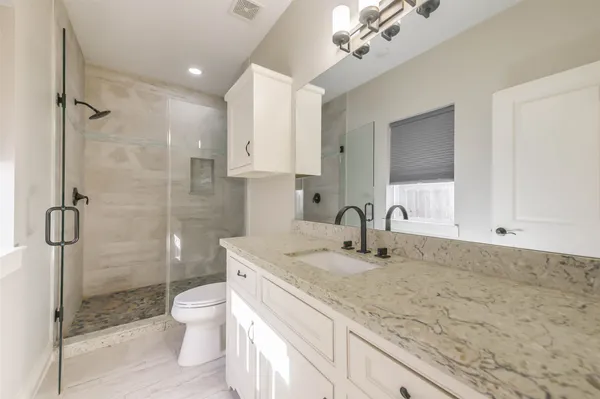 $3,200 | 2422 Hadley Street, Houston, TX 77004