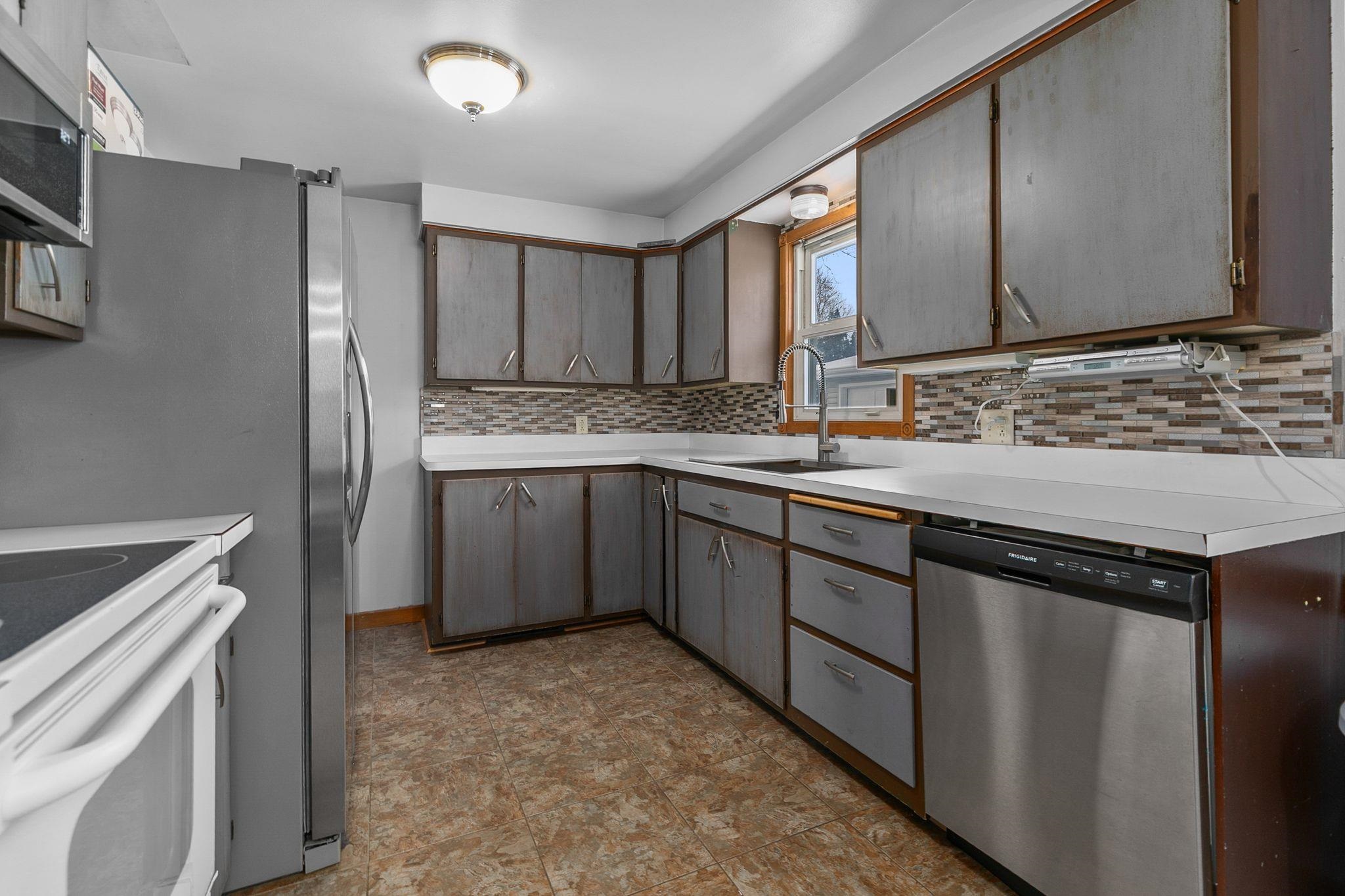 3439 North Story Street Appleton, WI 54914 - Photo 9 of 26