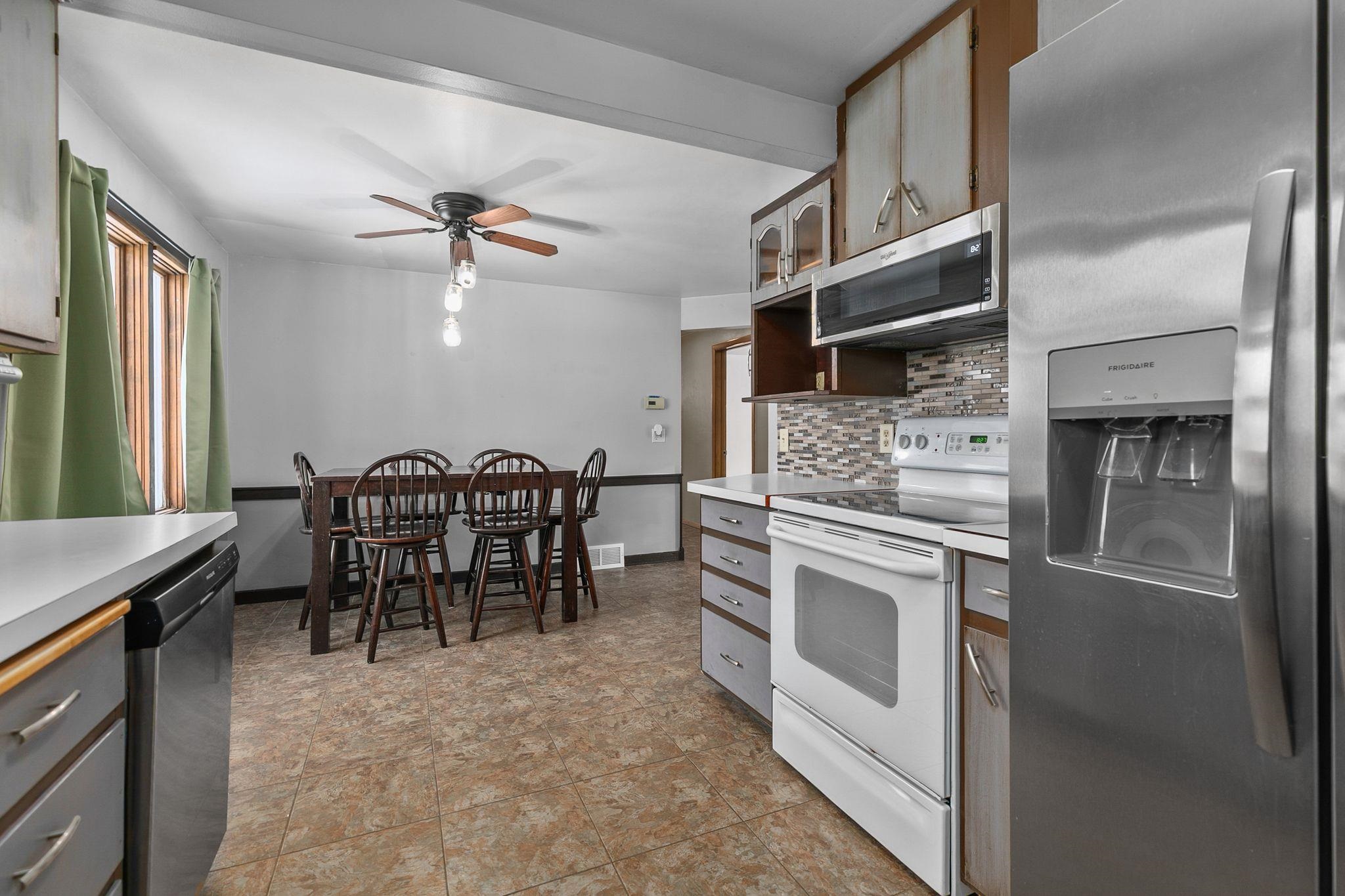 3439 North Story Street Appleton, WI 54914 - Photo 10 of 26