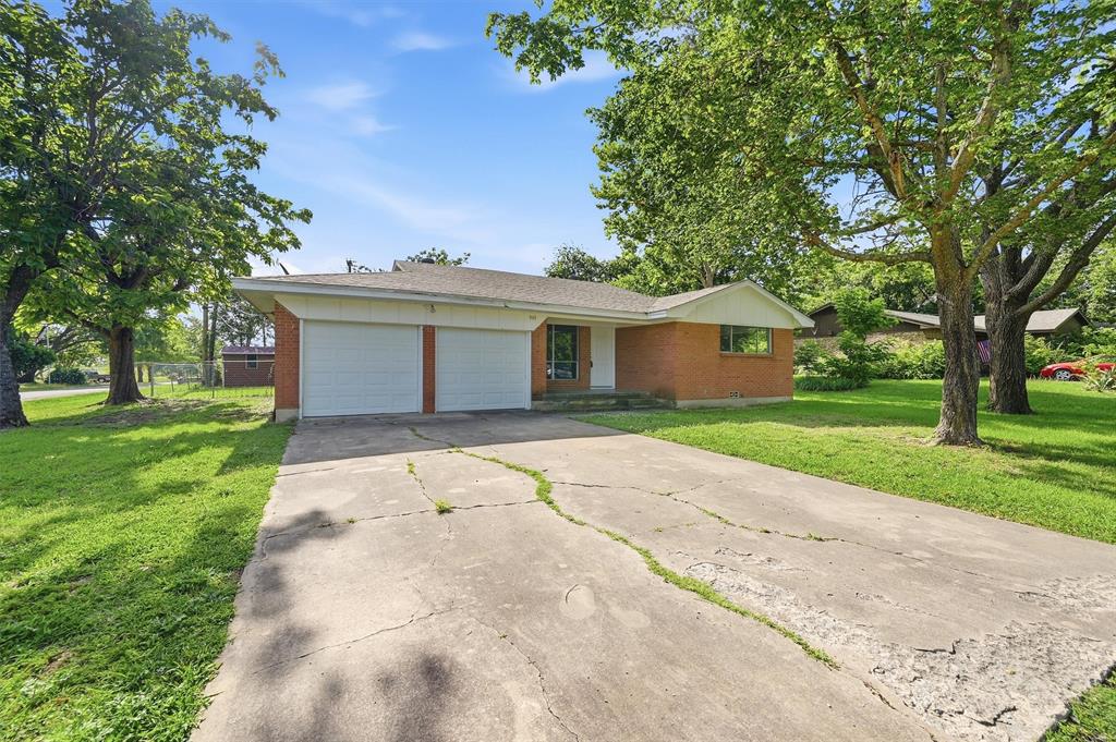 901 Maple Street Howe, TX 75459 - Photo 2 of 29