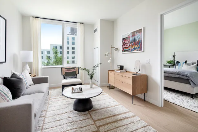 $3,323 | 30-77 Vernon Boulevard, Unit 406S | Astoria