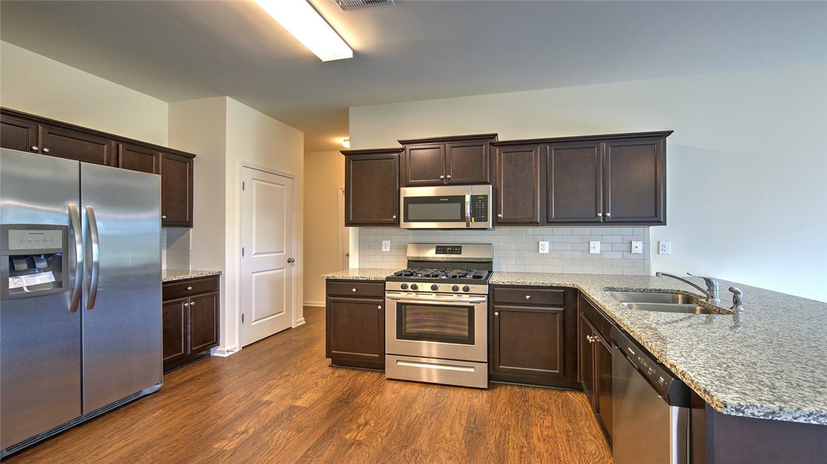 214 Hillendale Way Pelzer, SC 29669 - Photo 13 of 37