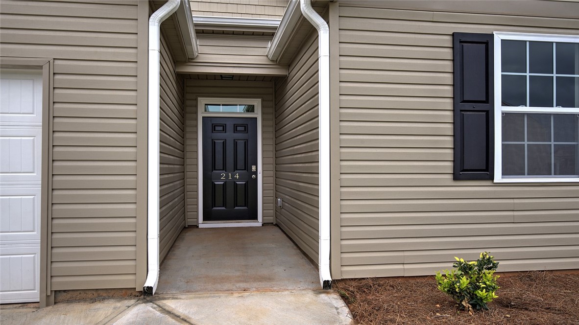 214 Hillendale Way Pelzer, SC 29669 - Photo 2 of 37