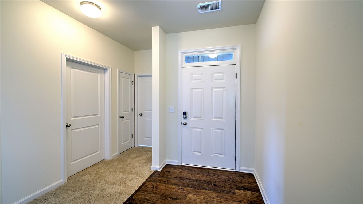 214 Hillendale Way Pelzer, SC 29669 - Photo 8 of 37