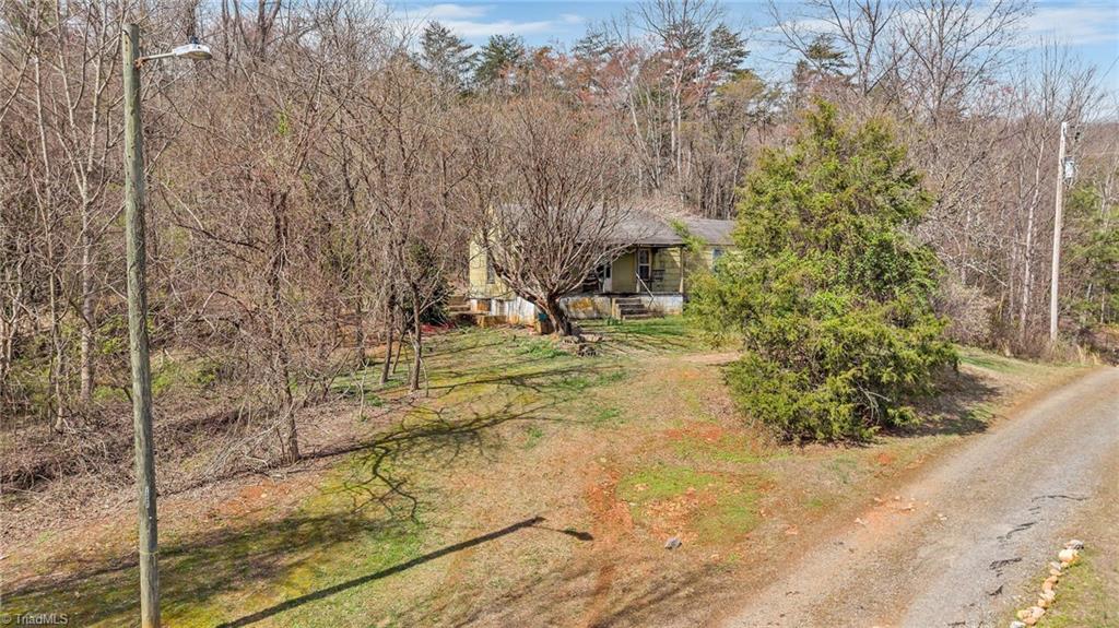 153 Pineway Lane Thurmond, NC 28683 - Photo 5 of 12
