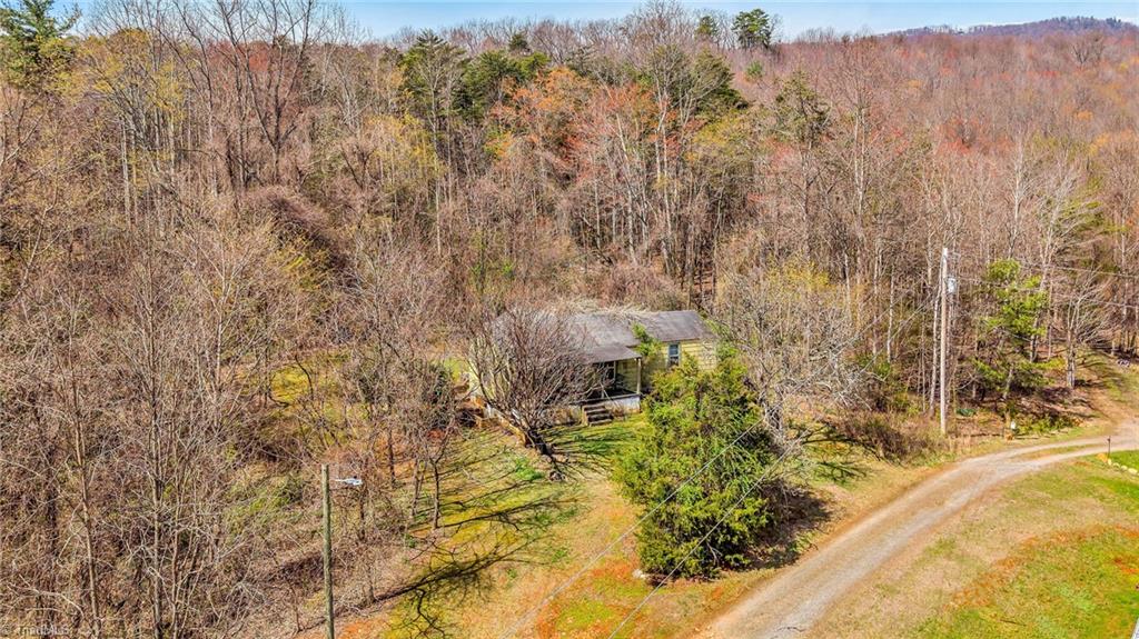153 Pineway Lane Thurmond, NC 28683 - Photo 8 of 12
