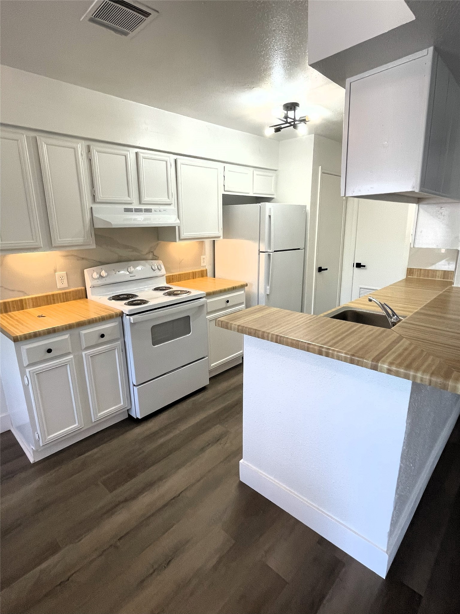 741 James Street, Unit 202 Tomball, TX 77375 - Photo 1 of 19