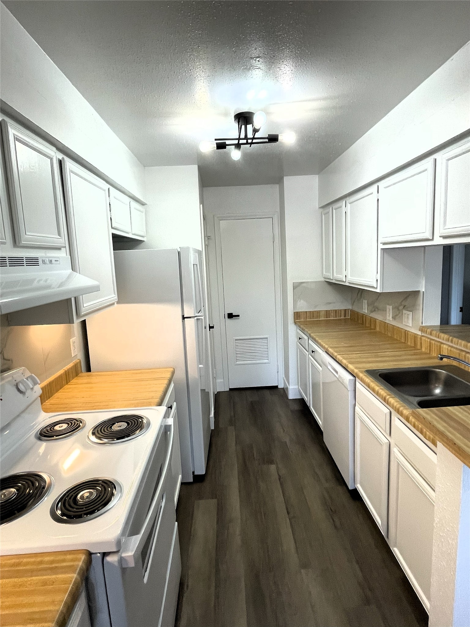 741 James Street, Unit 202 Tomball, TX 77375 - Photo 8 of 19