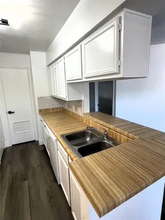 $935 | 741 James Street, Unit 202, Tomball, TX 77375