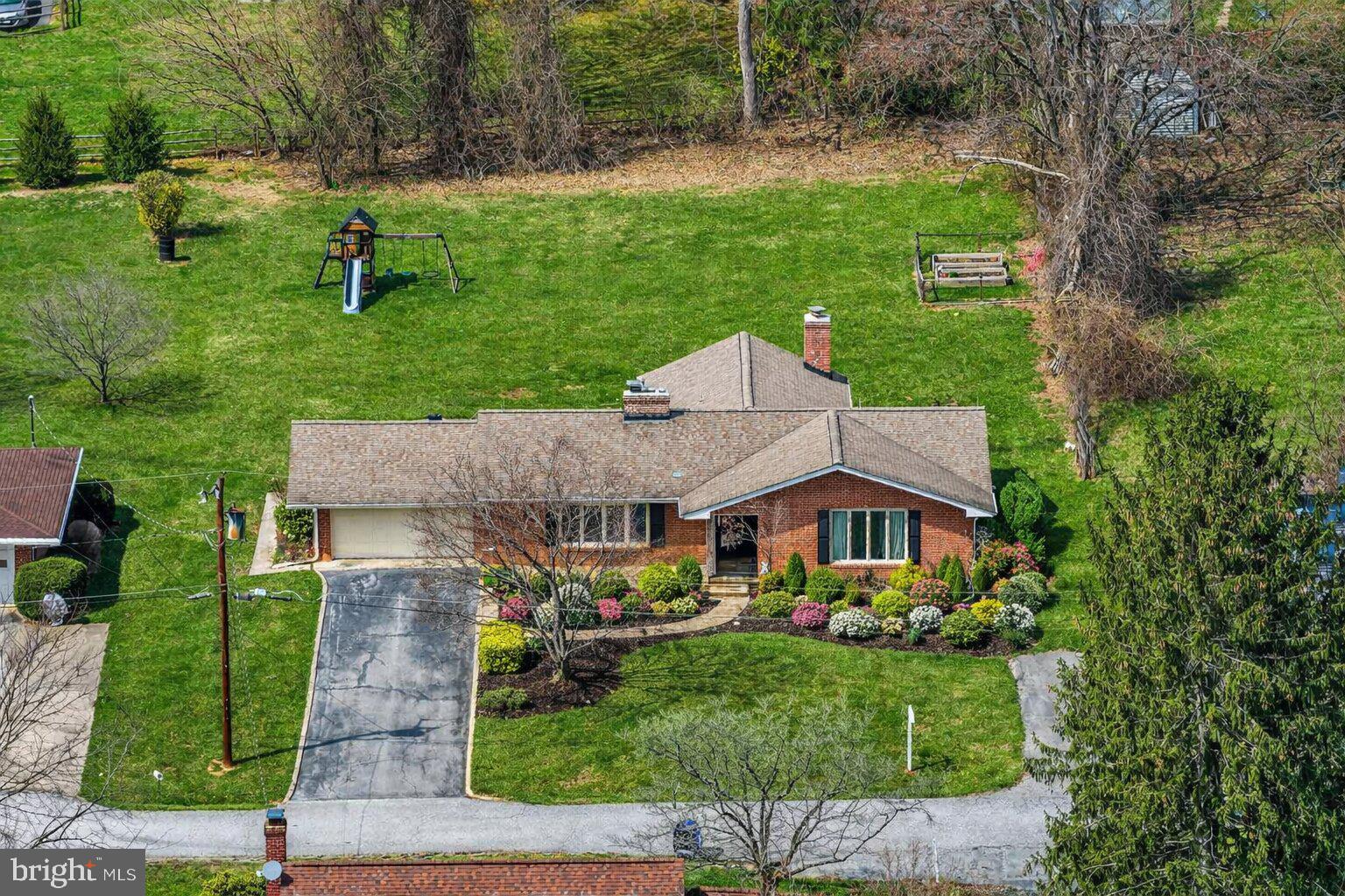 7416 Downhill Run Frederick, MD 21702 - Photo 5 of 74 a aerial view of a house with a yard