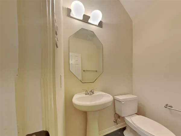 $2,675 | 3009 Fallbrook Court, Pearland, TX 77584