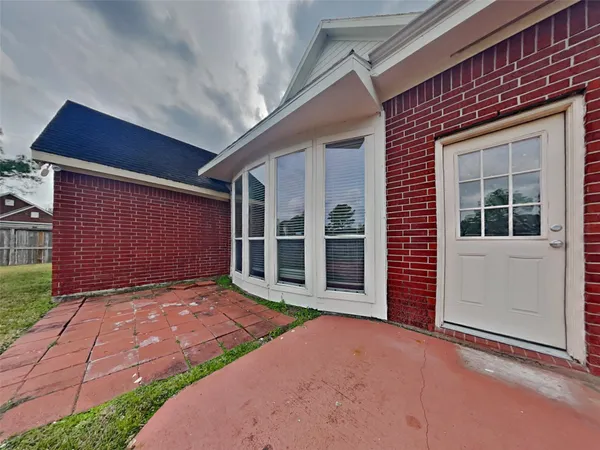 $2,675 | 3009 Fallbrook Court, Pearland, TX 77584