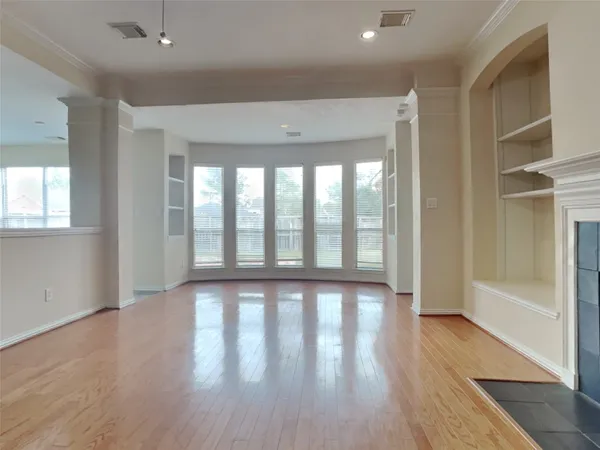 $2,675 | 3009 Fallbrook Court, Pearland, TX 77584