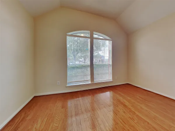 $2,675 | 3009 Fallbrook Court, Pearland, TX 77584