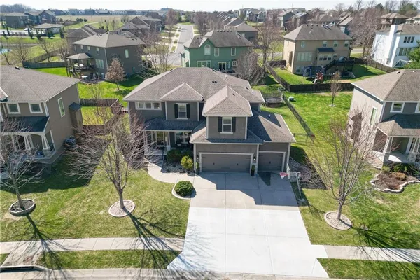 $715,000 | 104 Southwest Shores Drive, Lee's Summit, MO 64064