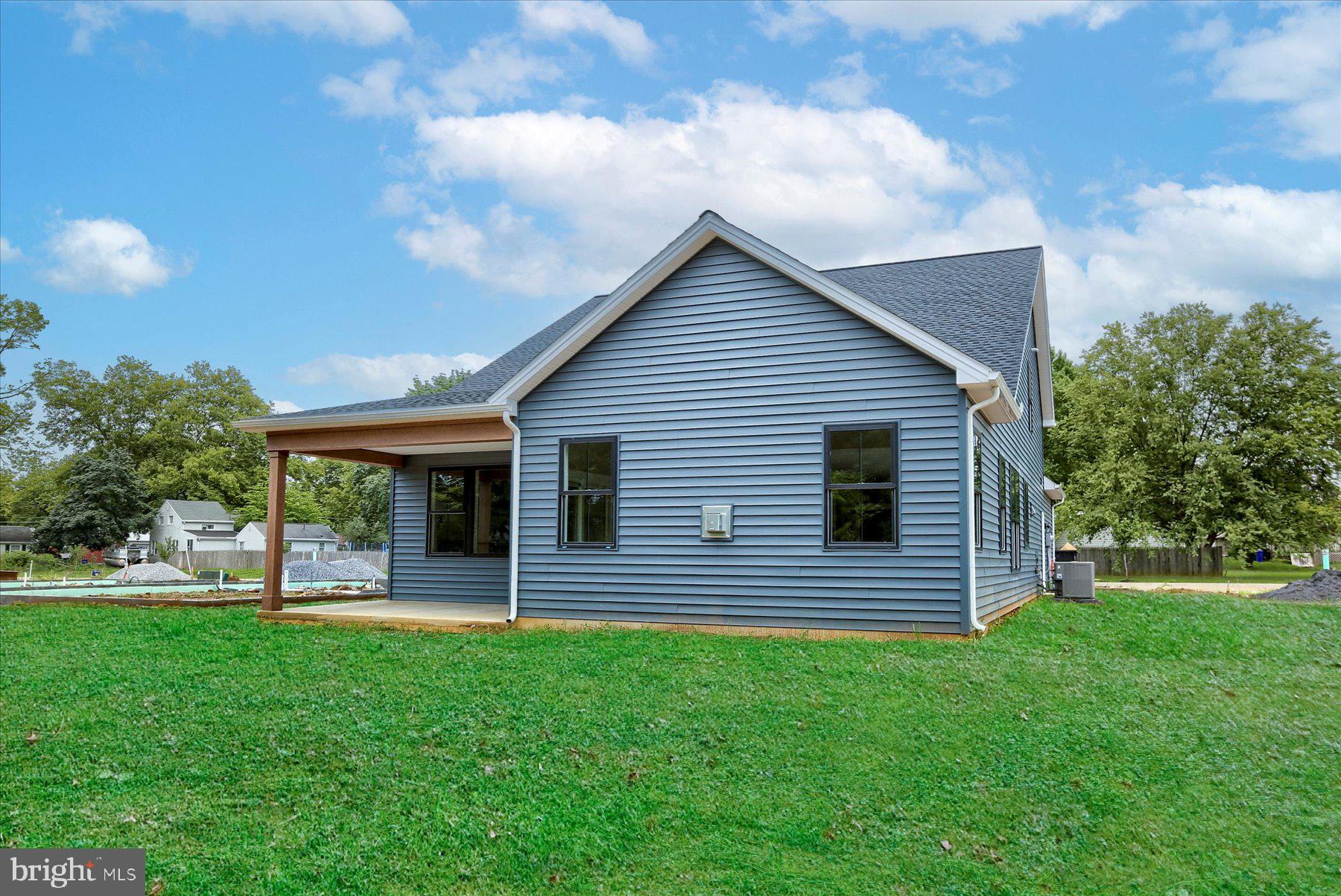 4118 Locust Road Camp Hill, PA 17011 - Photo 5 of 43 Grass was digitally added.