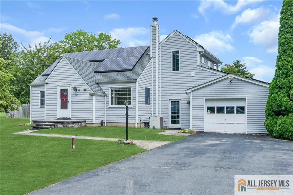 267 Friendship Road Cranbury, NJ 08512 - Photo 2 of 53