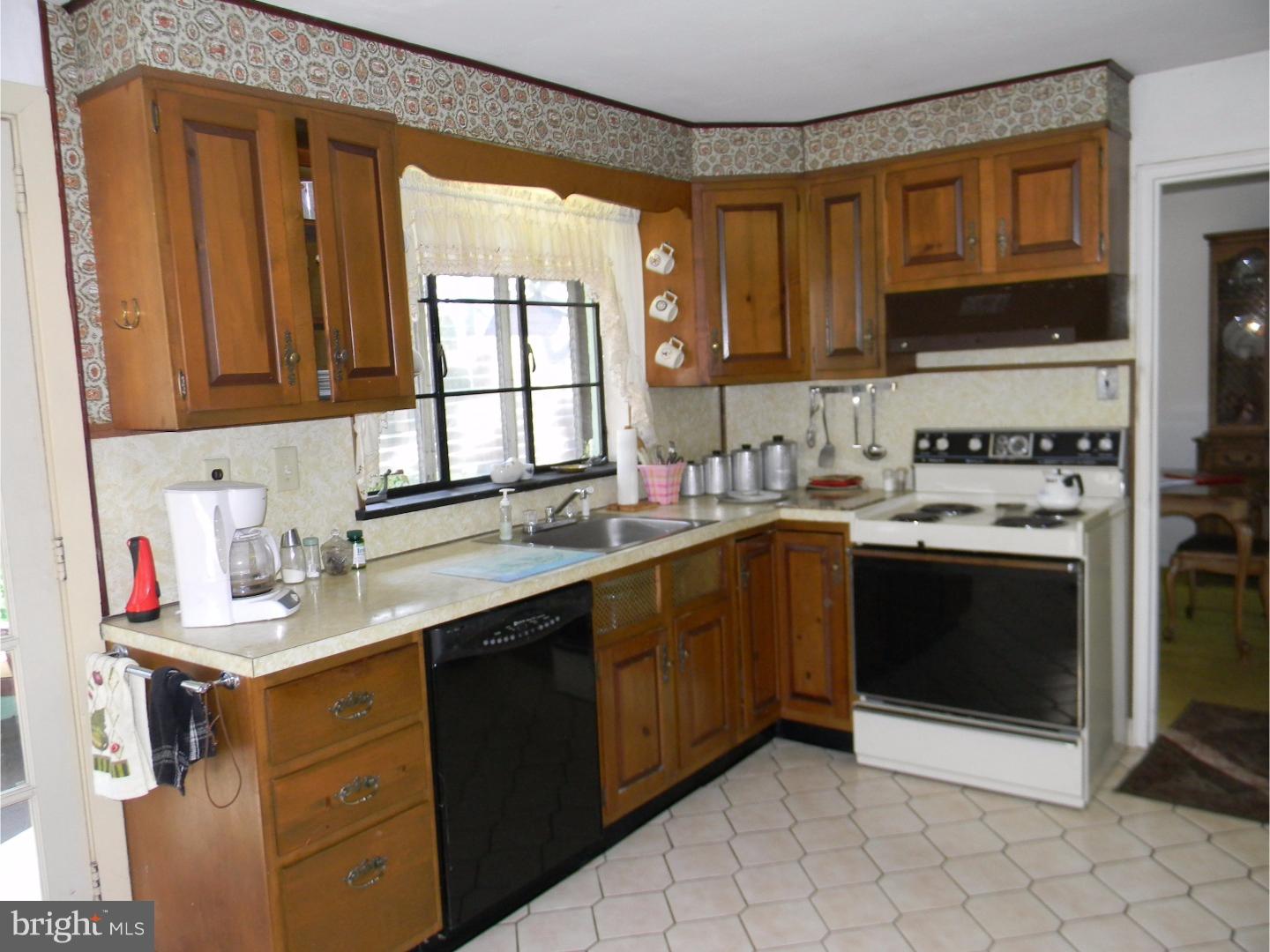 707 Cedar Grove Road Broomall, PA 19008 - Photo 6 of 14 Gallery Image 6