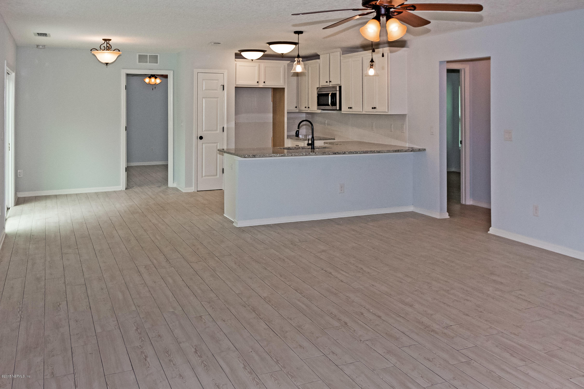 401 Penman Road Neptune Beach, FL 32266 - Photo 7 of 22 living_area