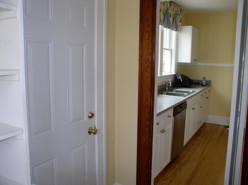 3623 Cove Road Roanoke, VA 24017 - Photo 27 of 41 Pantry