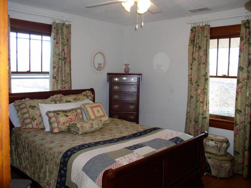3623 Cove Road Roanoke, VA 24017 - Photo 31 of 41 Master Bedroom