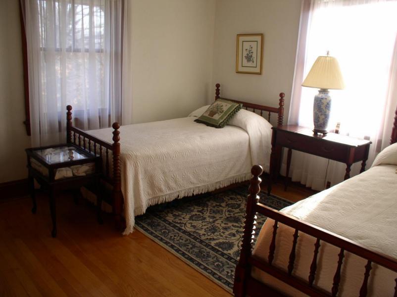 3623 Cove Road Roanoke, VA 24017 - Photo 33 of 41 Bedroom 3