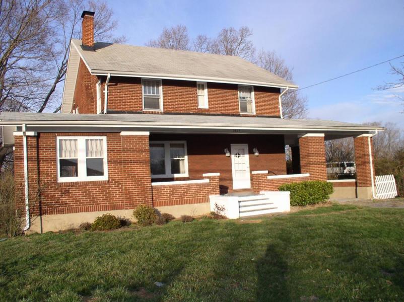 3623 Cove Road Roanoke, VA 24017 - Photo 7 of 41 Front view