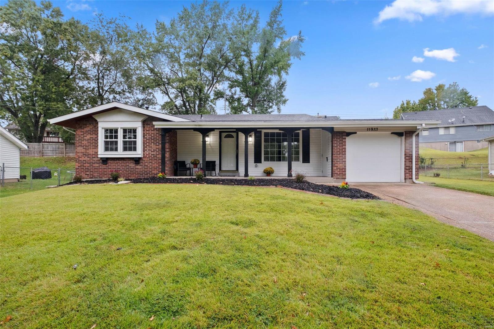 11933 Barden Tower Road Black Jack, MO 63033 - Photo 4 of 39