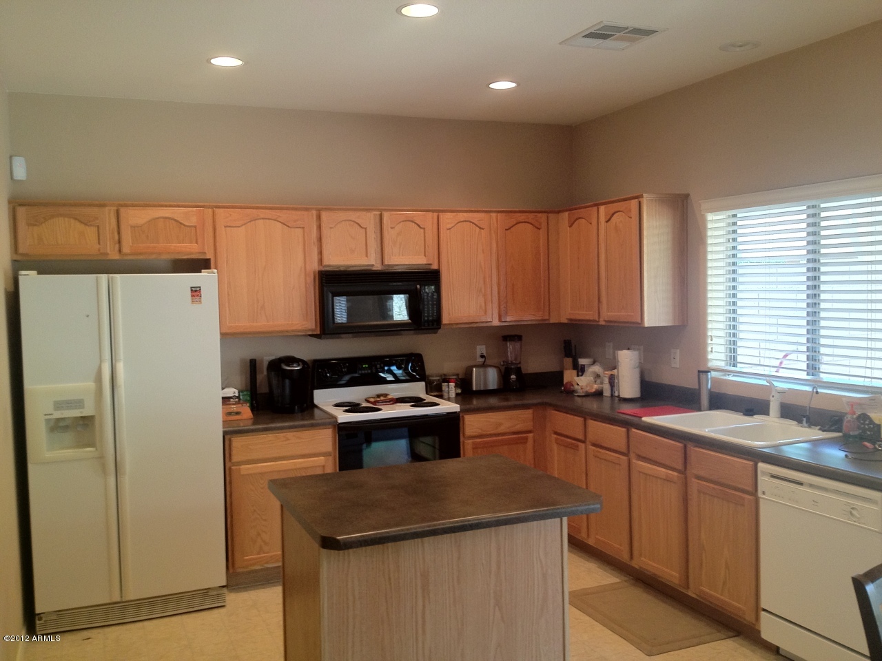 3850 South Laurel Way Chandler, AZ 85286 - Photo 3 of 12 IMG_7849
