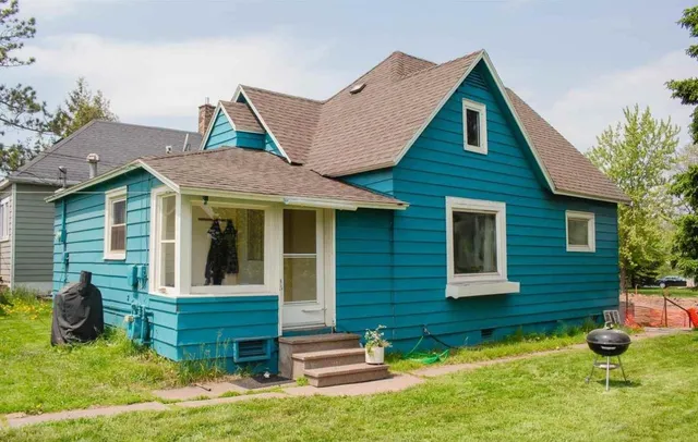 $187,500 | 528 5th Avenue, Two Harbors, MN 55616