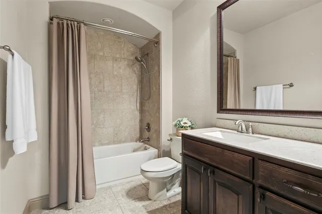 $589,000 | 437 Middleton Drive, Roanoke, TX 76262