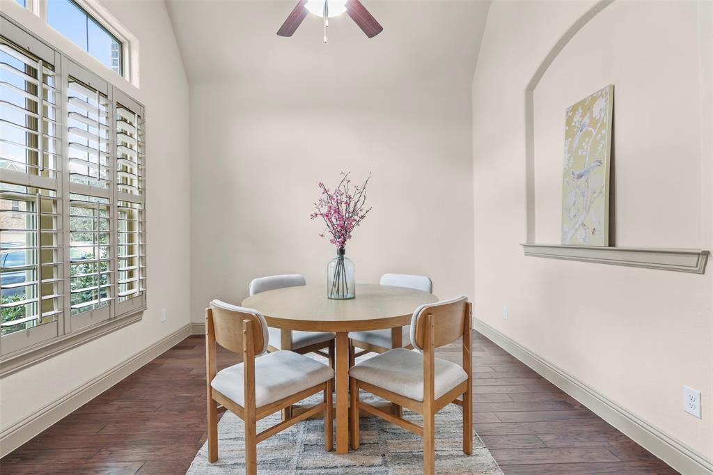 437 Middleton Drive Roanoke, TX 76262 - Photo 3 of 40