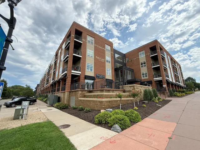 $324,900 | 12501 Nicollet Avenue, Unit 227, Burnsville, MN 55337