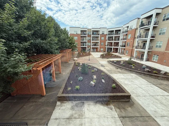 $299,900 | 12501 Nicollet Avenue, Unit 227, Burnsville, MN 55337