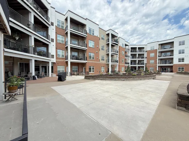 $324,900 | 12501 Nicollet Avenue, Unit 227, Burnsville, MN 55337