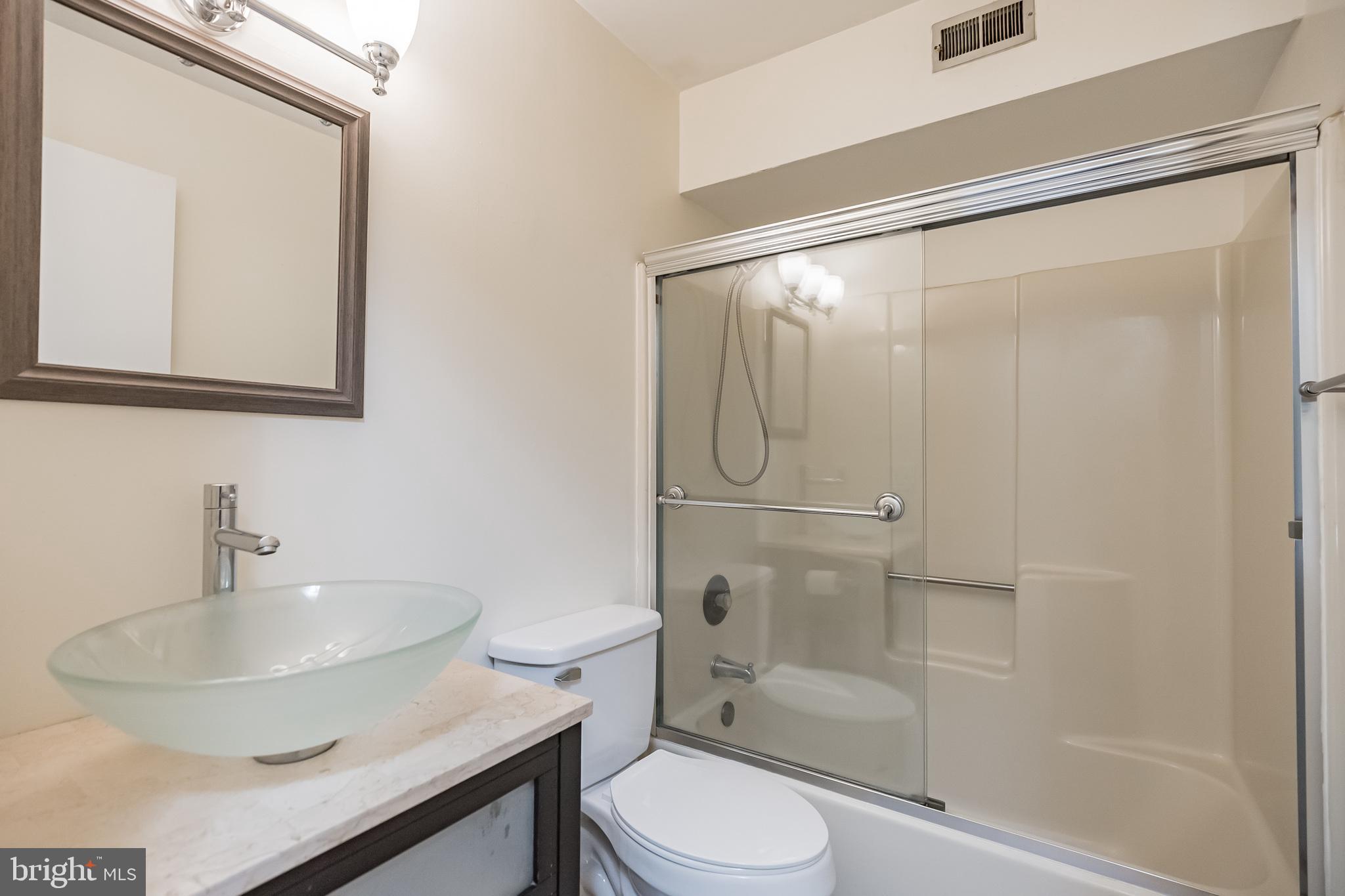 373 Woodlake Drive Marlton, NJ 08053 - Photo 16 of 34 Main Bath