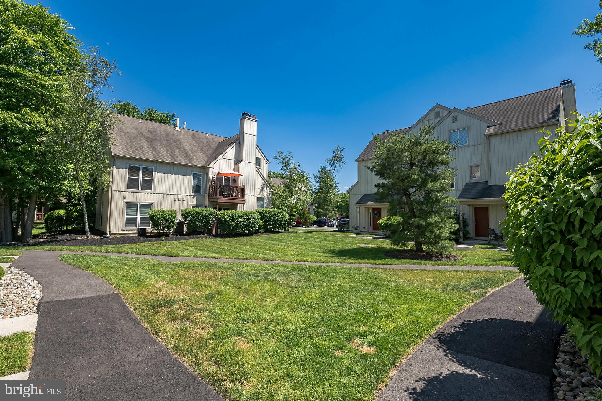373 Woodlake Drive Marlton, NJ 08053 - Photo 3 of 34 Courtyard entrance