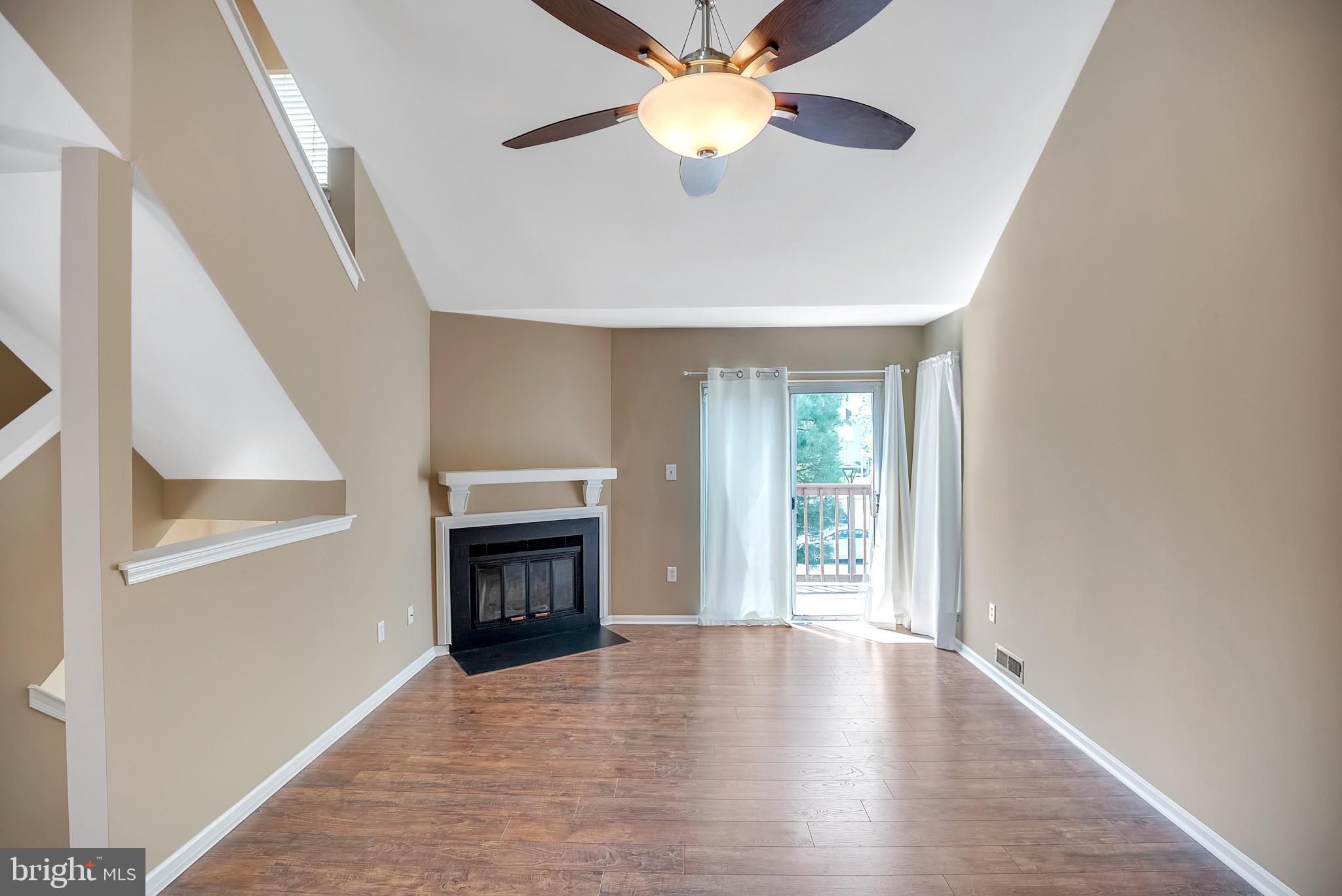373 Woodlake Drive Marlton, NJ 08053 - Photo 6 of 34 Living Room