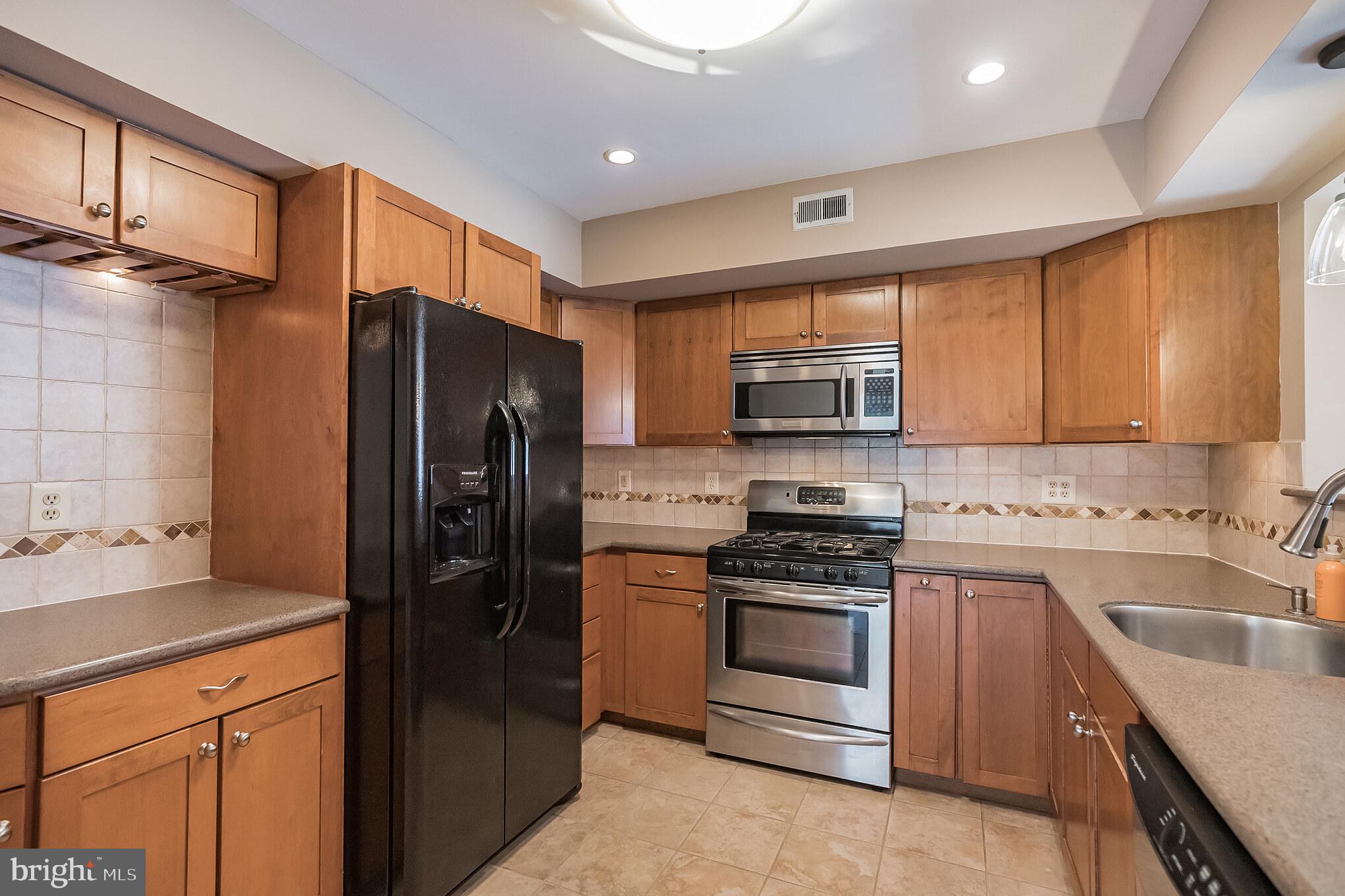 373 Woodlake Drive Marlton, NJ 08053 - Photo 8 of 34