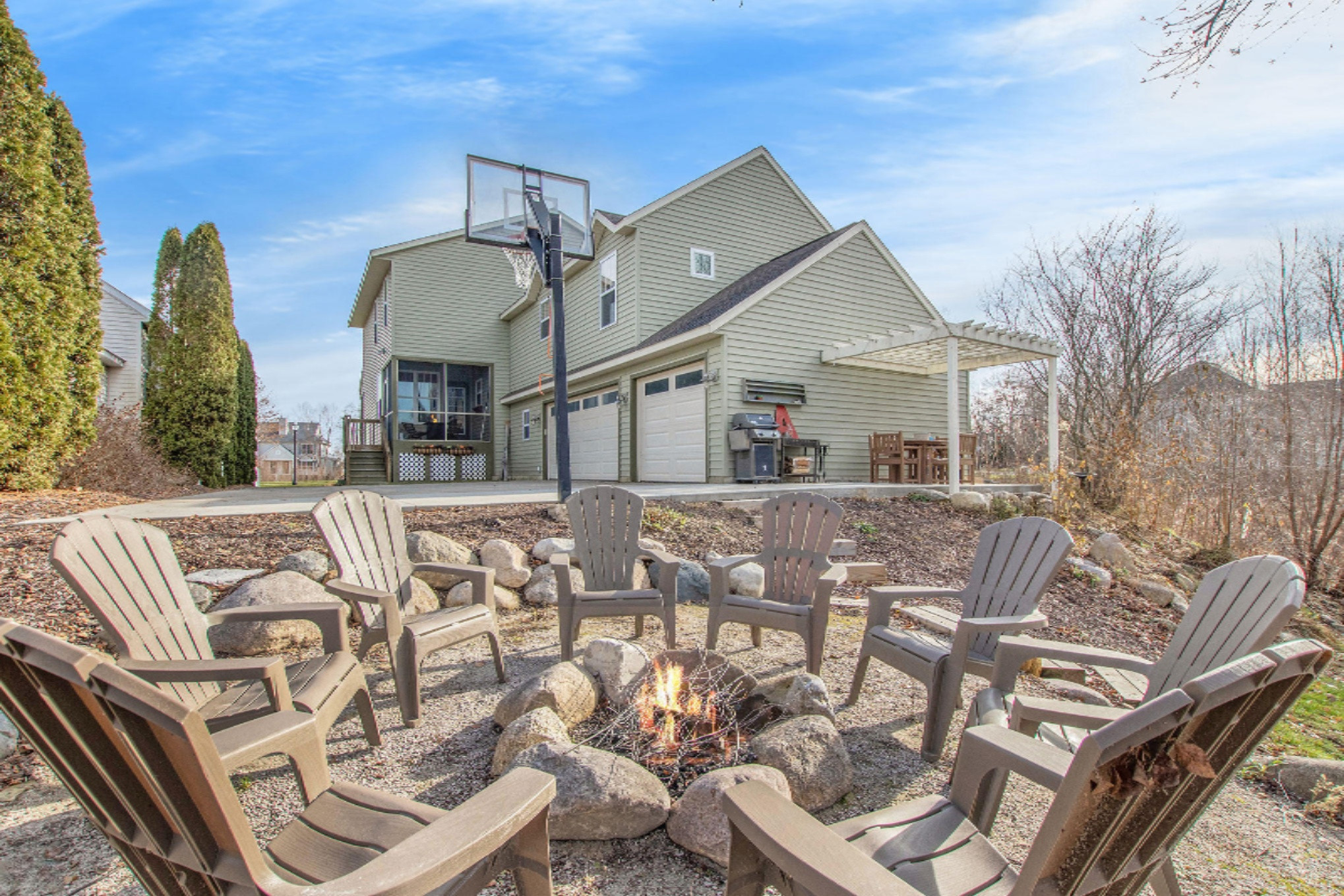 1086 Keystone Road Holland, MI 49423 - Photo 5 of 40 Backyard
